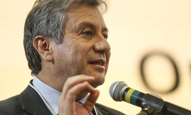 Ministério da Saúde debate novas vacinas contra gripe aviária