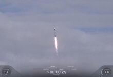 SpaceX lança 24 satélites Starlink para órbita da Terra