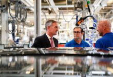 Jaguar Land Rover suspende produção de veículos elétricos