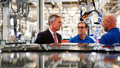 Jaguar Land Rover suspende produção de veículos elétricos