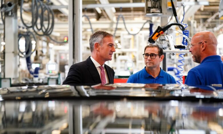 Jaguar Land Rover suspende produção de veículos elétricos