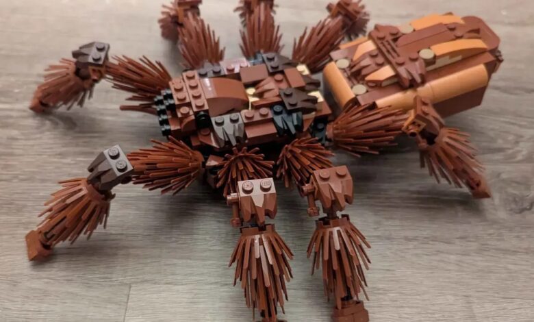 LEGO cria tarântula realista para decoração de Halloween