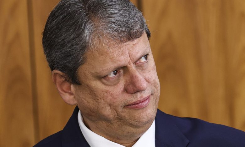 Deputado pede inquérito contra Tarcísio por fala contra STF