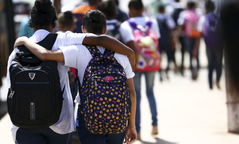 Ministério da Saúde convoca adolescentes para vacinação contra HPV