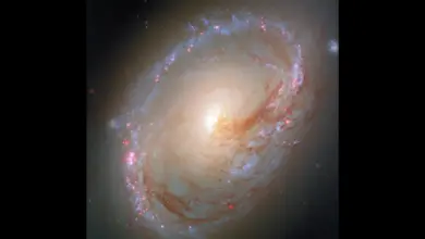 Hubble registra formação estelar em galáxia instável, mostra pesquisa