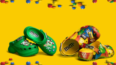 M&M’s e Crocs lançam produto colorido inspirado em design