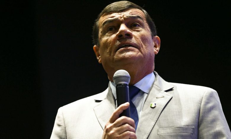 Ex-ministro busca evitar golpe em decisão sobre Bolsonaro