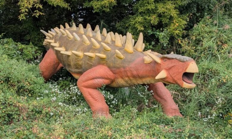 Parque temático coloca dinossauros em venda no Facebook