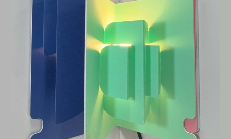 Pop-up Corner Lamp traz design minimalista para iluminação