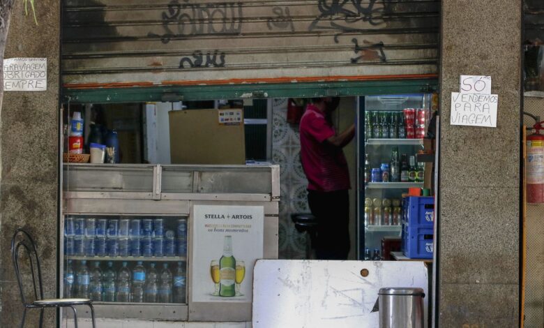 SUS investiga casos de bebidas contaminadas com metanol