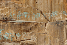 Estudo revela camelos em arte rupestre de 12 mil anos