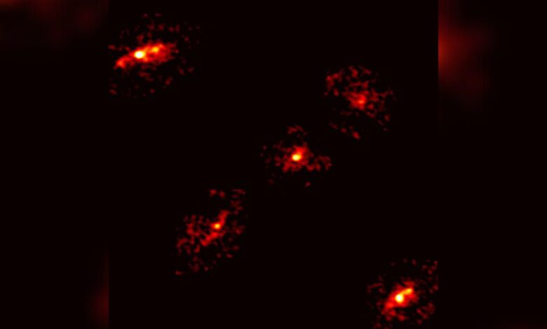 Descoberta de halo de matéria escura revela ponto enigmático do Einstein Cross