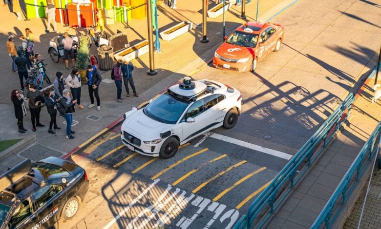 Waymo lança robô táxi e gera polêmica com acrobacias