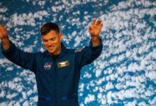 NASA prepara astronauta para missão lunar com habilidades de piloto