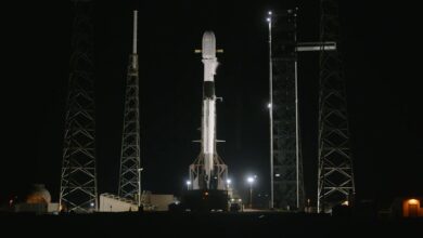 SpaceX lança 28 satélites Starlink em missão orbital