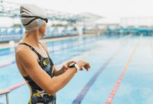 Pesquisa destaca melhores fitness trackers para natação