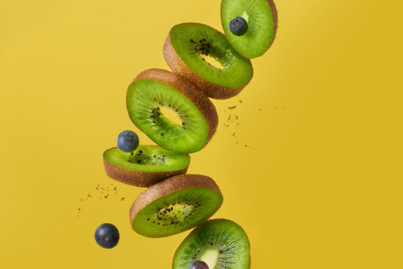 Kiwifruits, rye bread and high mineral water, psyllium supplements, certain probiotic strains and magnesium oxide supplements are recommended to improve specific constipation outcomes. Image credit: Aziz3625.