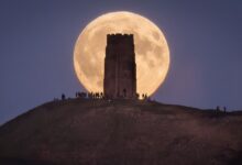 NASA observa superlua de colheita iluminar o céu de outubro