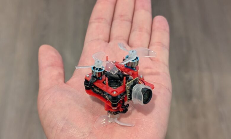 DIYer cria o menor drone FPV estável do mundo