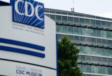 Administração Trump reduz CDC e pesquisa de saúde global sofre