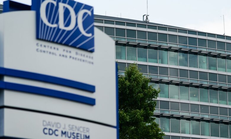 Administração Trump reduz CDC e pesquisa de saúde global sofre