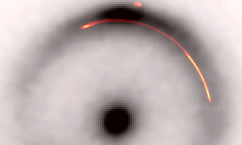 Pesquisa revela objeto escuro recorde em anel de Einstein