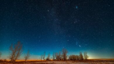 NASA observa Orion caçando a lua semi-iluminada em 12/10