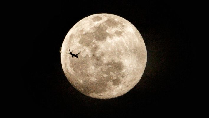 NASA revela fotos do primeiro superlua de 2025
