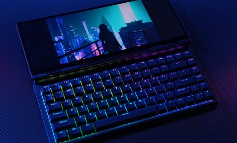 Design inovador: teclado dobrável com tela de 12,8 polegadas