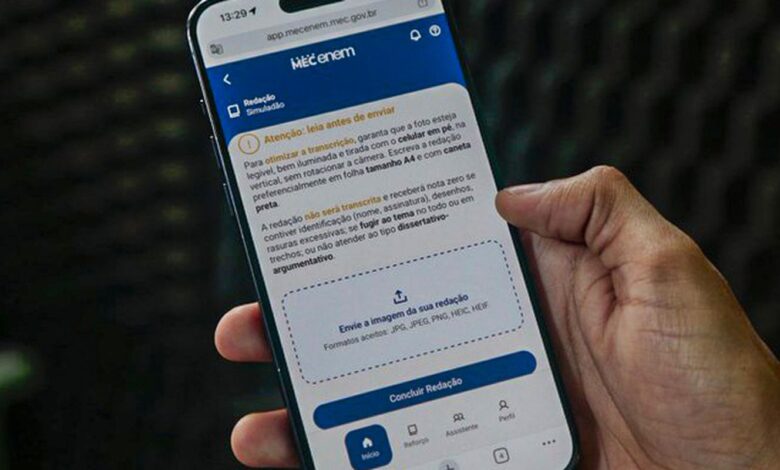 MEC oferece simulados e correção de redações para ENEM