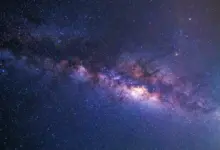 Pesquisa identifica luz misteriosa na Via Láctea e avalia papel da matéria escura