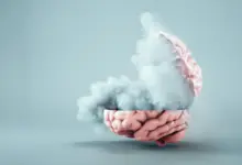 Cientistas detalham em estudo causas da brain fog na COVID longa