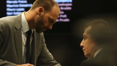 STF determina DPU para defesa de Eduardo Bolsonaro