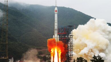China desenvolve táticas para desorbitar lixo espacial