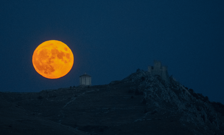 Astronomia destaca superlua de outubro e chuva de meteoros