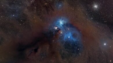 NASA captura imagem impressionante de nebulosa com foguete