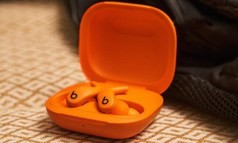 Beats lança fones wireless que combinam com iPhone 17 Pro
