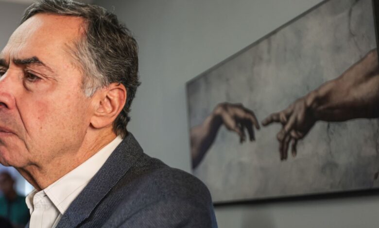Barroso é internado após passar mal em sessão do STF
