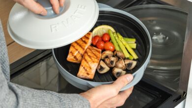 Dispositivo transforma micro-ondas em grelha BBQ de R$89