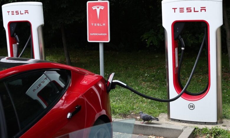 Tesla aumenta preços após fim de incentivos governamentais