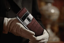 Vertu lança produto de luxo: celular AI em couro de jacaré