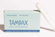 Pesquisa analisa impacto da WWI e WWII em produtos menstruais