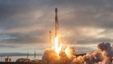 SpaceX lança 21 satélites de comunicação para o exército dos EUA